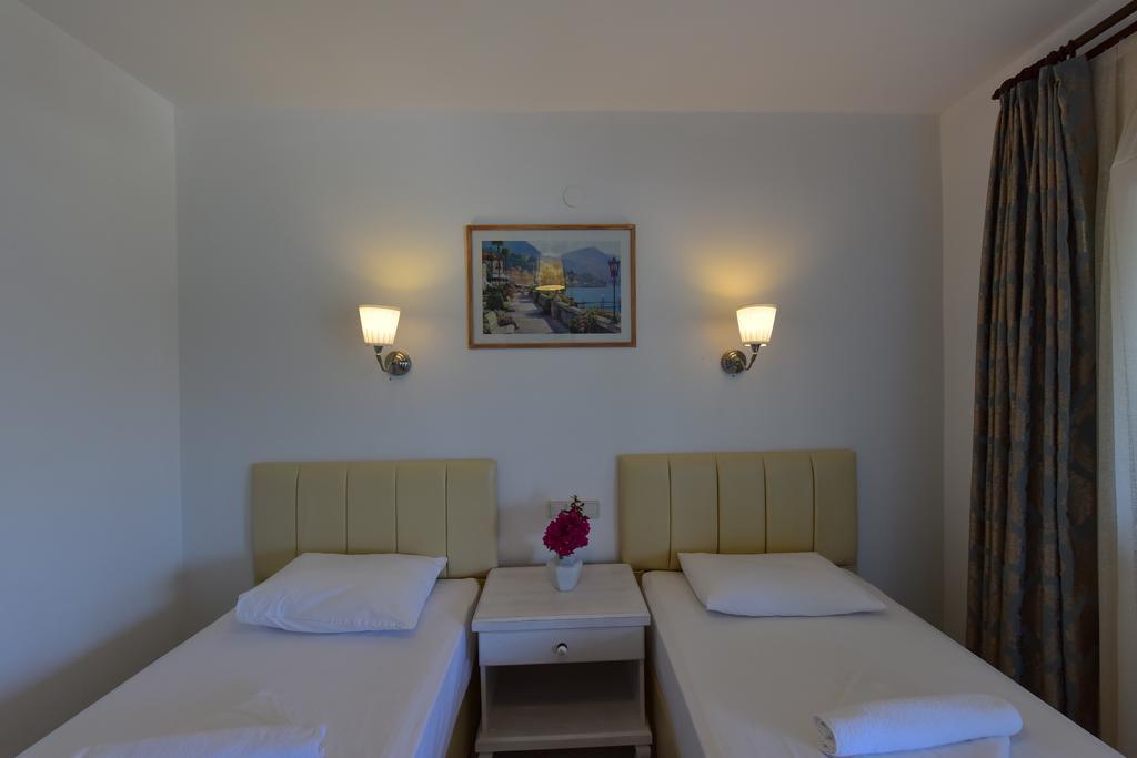 Maritim Hotel 古托克布库 外观 照片