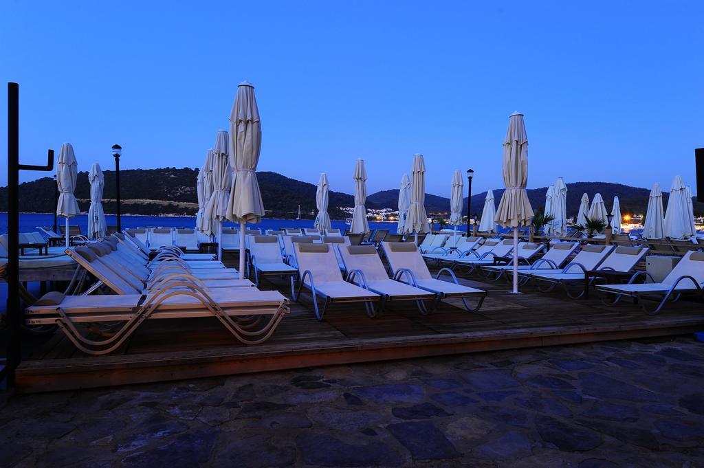 Maritim Hotel 古托克布库 外观 照片